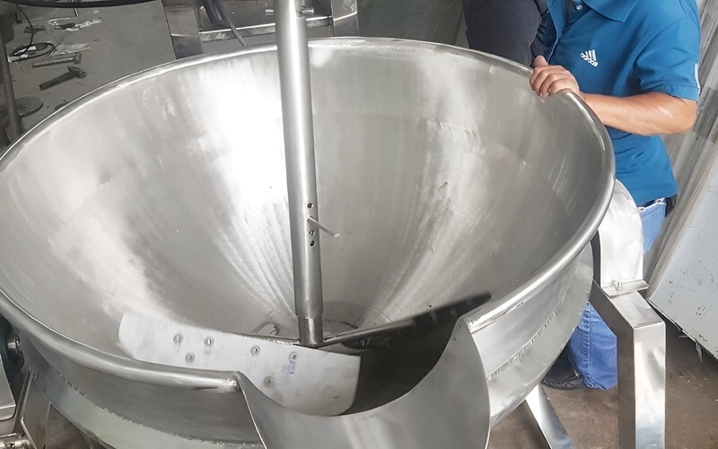 Chảo xào nhân công nghiệp là chảo gì?  3