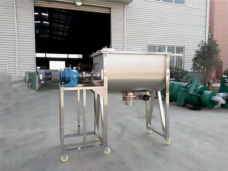 Máy trộn trục vít nằm ngang trộn thực phẩm năng suất lớn 2 Máy trộn trục vít nằm ngang trộn thực phẩm năng suất lớn 1