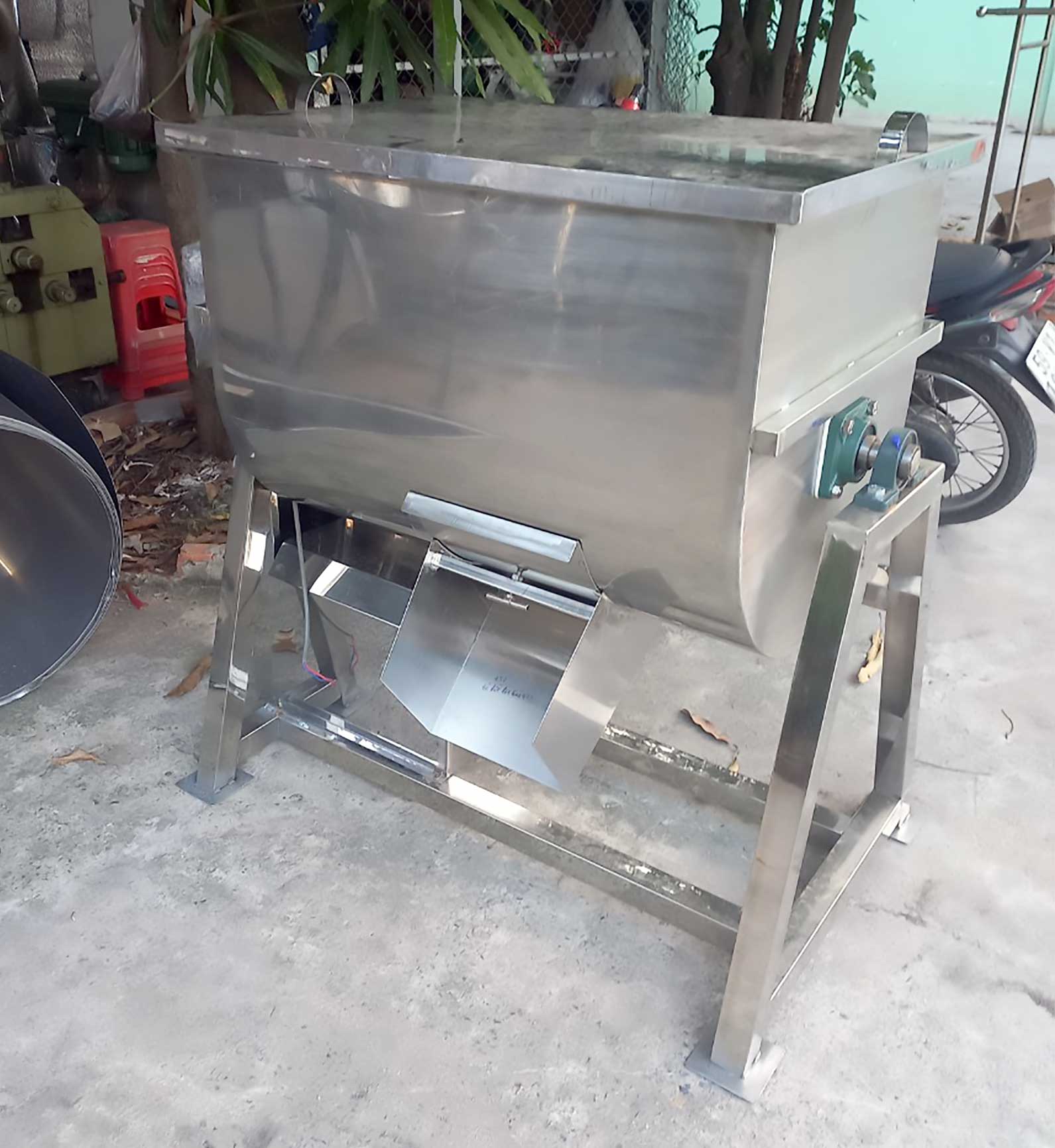 Top 2 máy trộn thức ăn cho gà tốt nhất trên thị trường hiện nay 10 Top 2 máy trộn thức ăn cho gà tốt nhất trên thị trường hiện nay 9