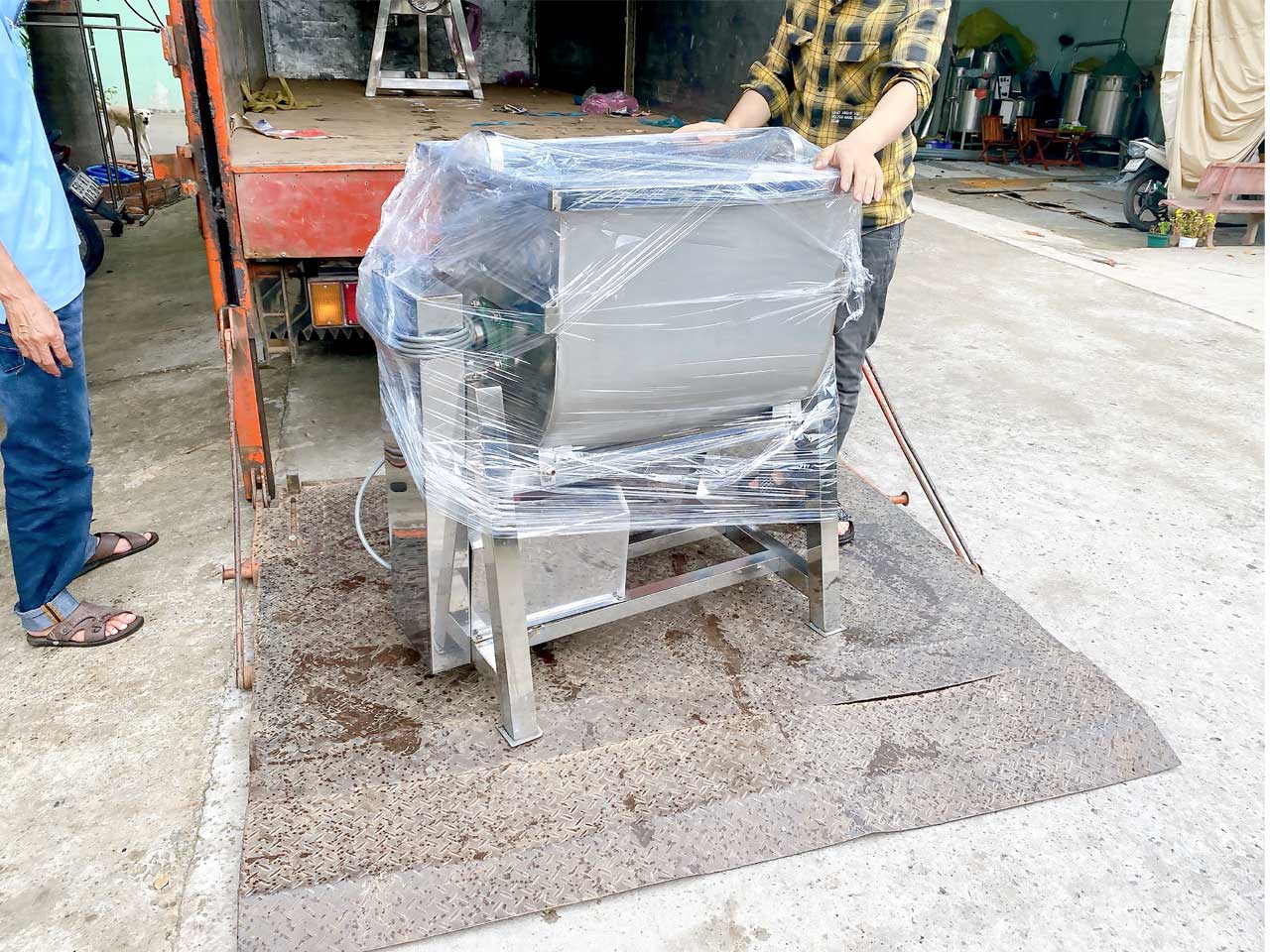 Top 2 máy trộn thức ăn cho gà tốt nhất trên thị trường hiện nay 14 Top 2 máy trộn thức ăn cho gà tốt nhất trên thị trường hiện nay 13