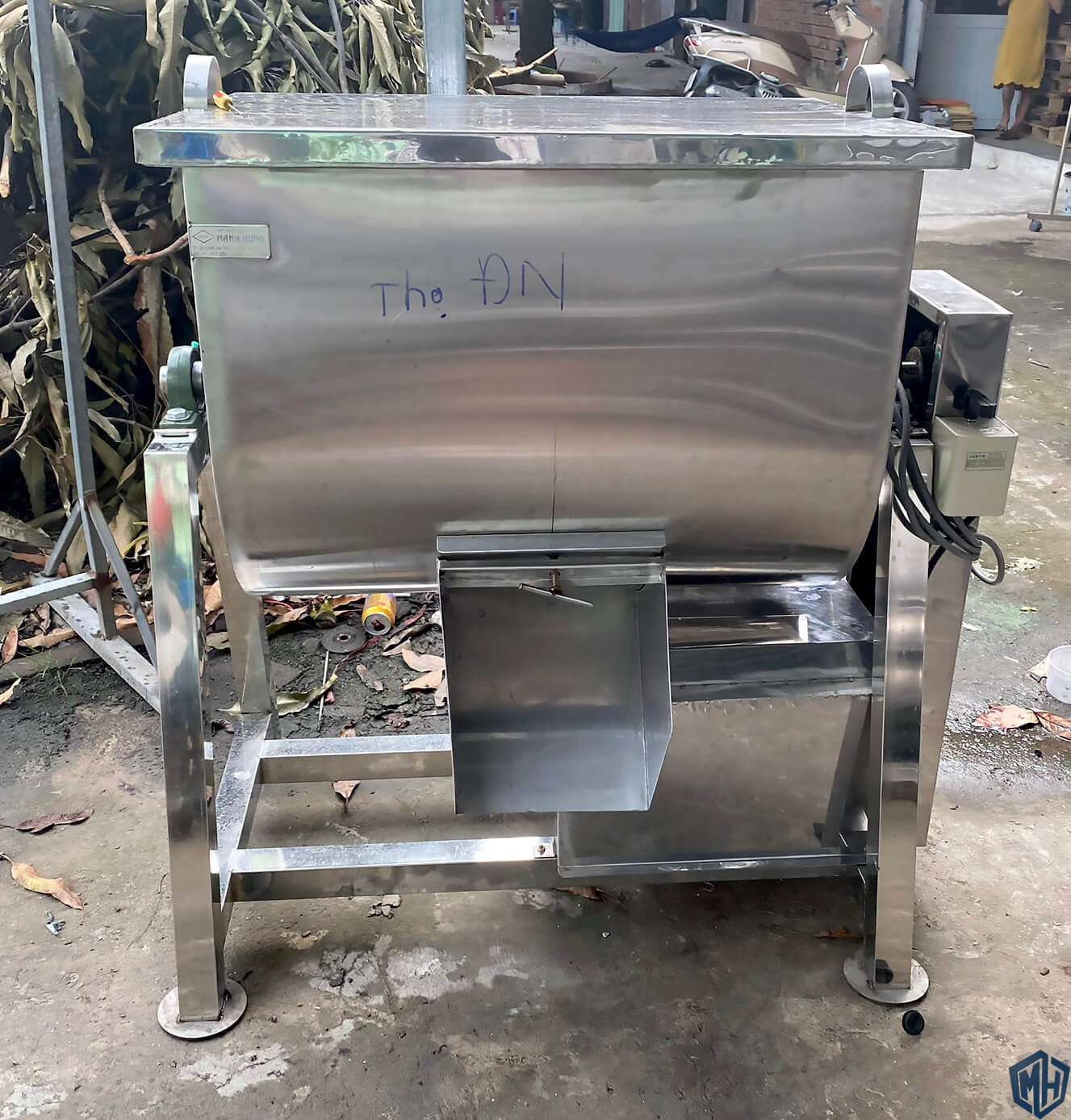 Trộn bột bằng máy xay thịt có được hay không? Có nên trộn bột bằng máy xay thịt? 4 Tron Bot Bang May Xay Thit Co Duoc Hay Khong Co Nen Tron Bot Bang May Xay Thit